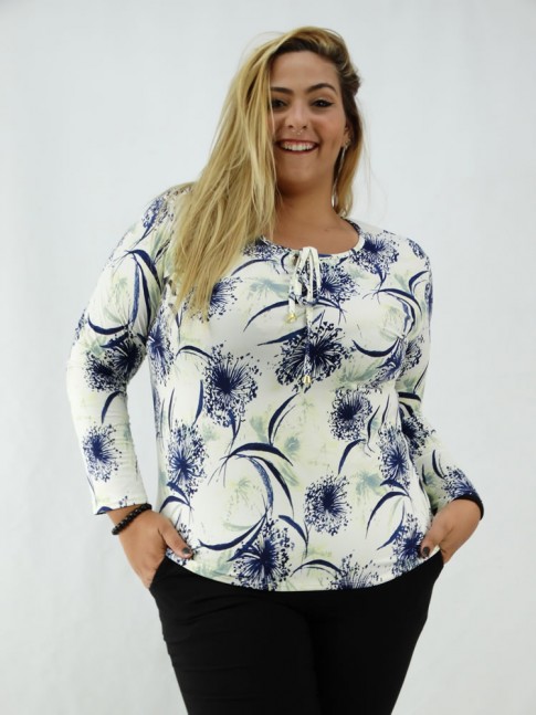 Blusa em Liganete Decote V Manga Longa Off White Dente de leão Azul Plus Size [2003140]